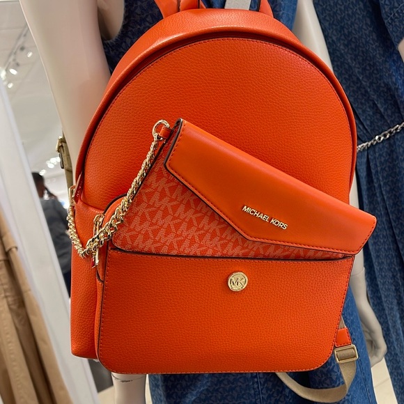 MICHAEL KORS
Maisie Medium Pebbled Leather 2-in-1 Backpack
Poppy
NWT - Picture 2 of 16